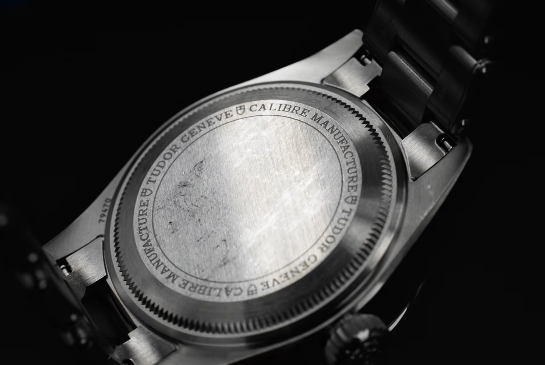 Tudor Black Bay Pro — photograph 8